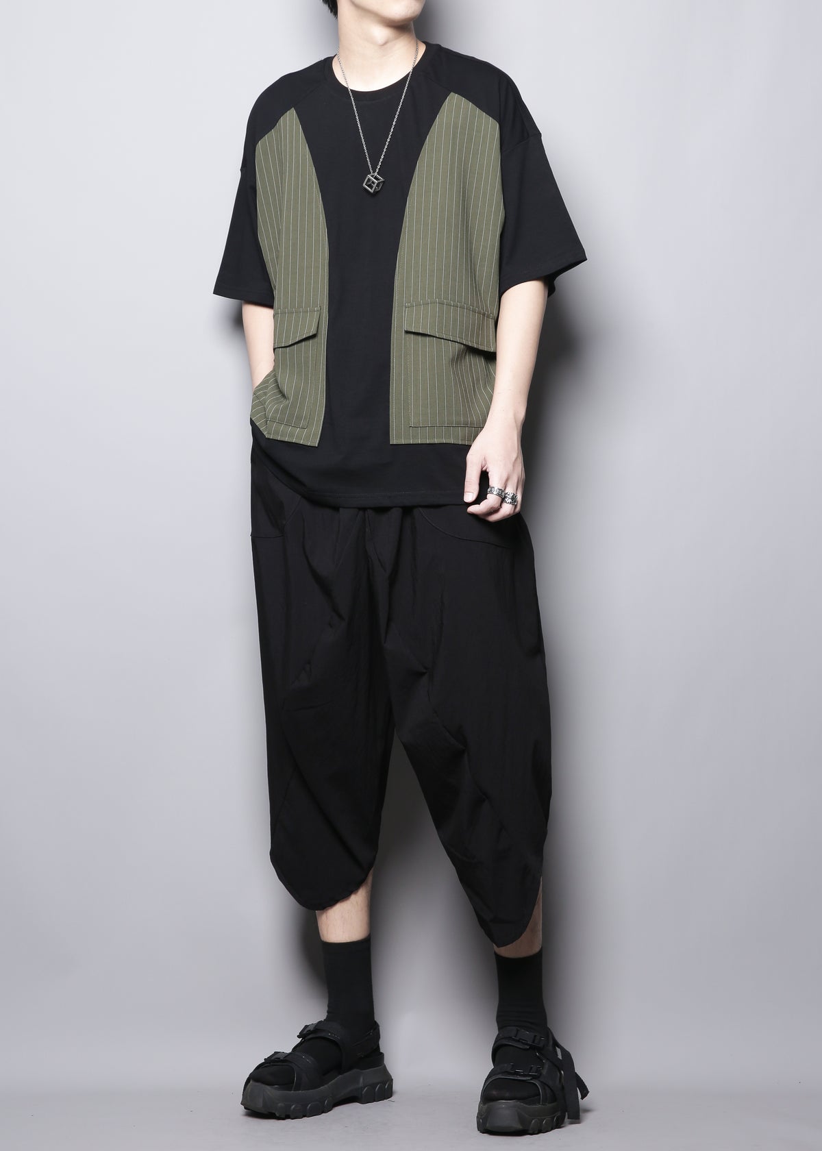 Deconstructed Cargo-Pocket Top