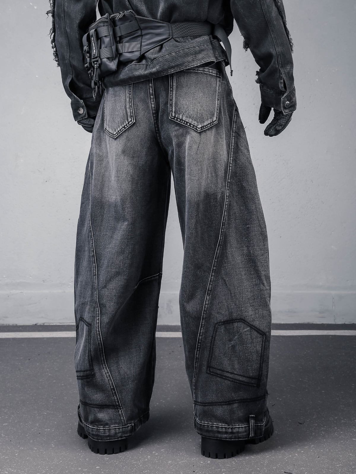 Distressed Washed Streetwear Jeans