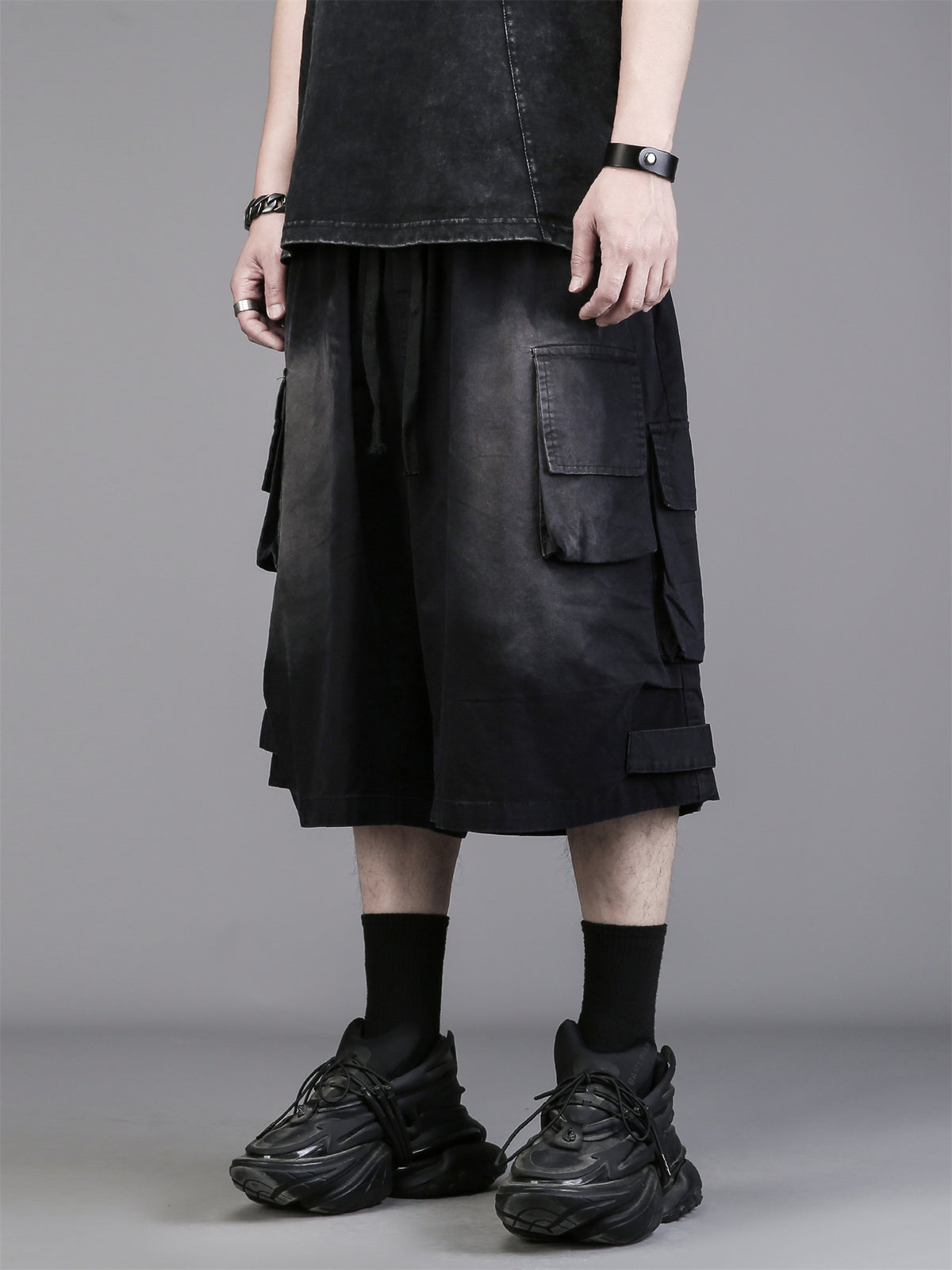 The Worn-In Baggy Denim Capris